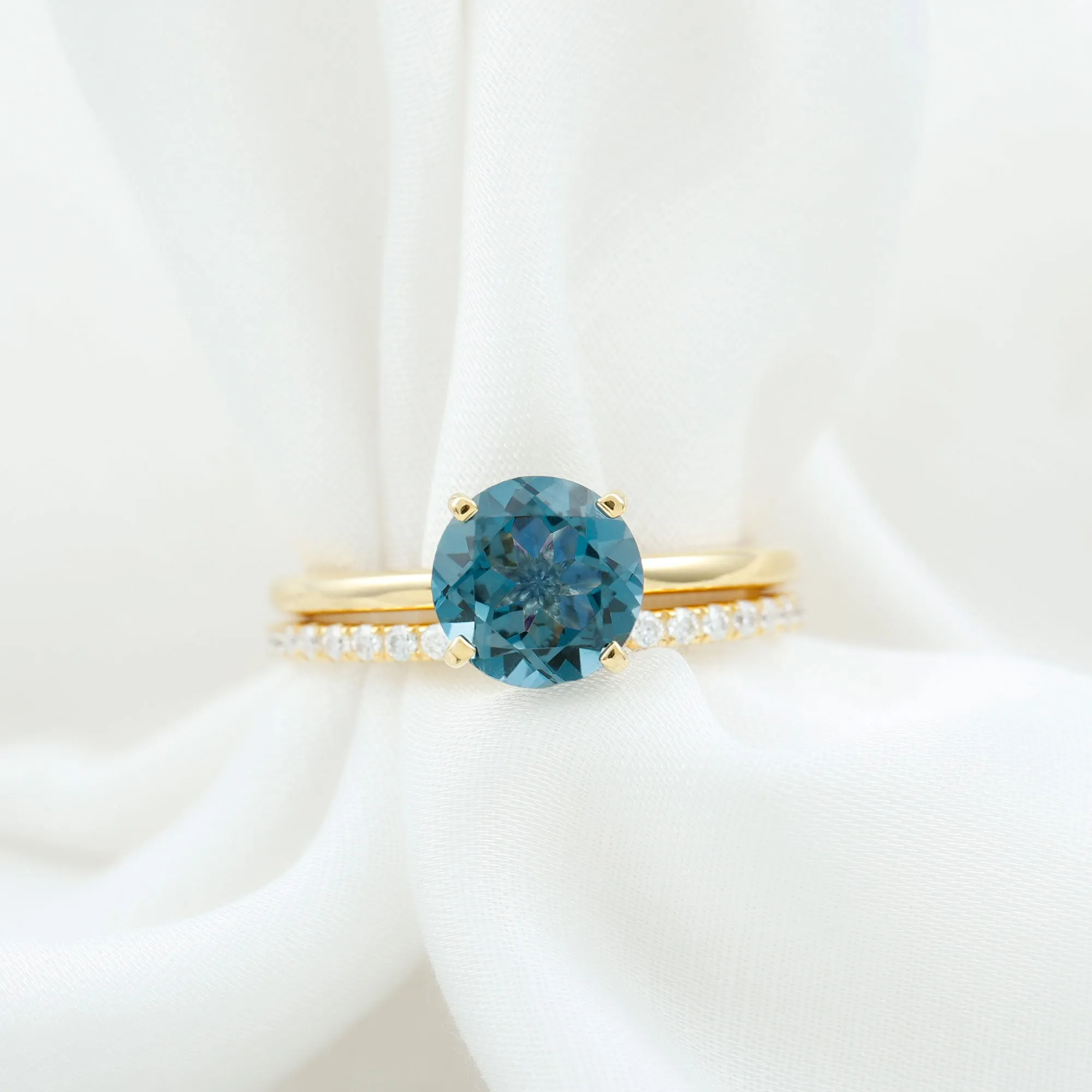 2.5 CT London Blue Topaz Solitaire Bridal Ring Set with Diamond