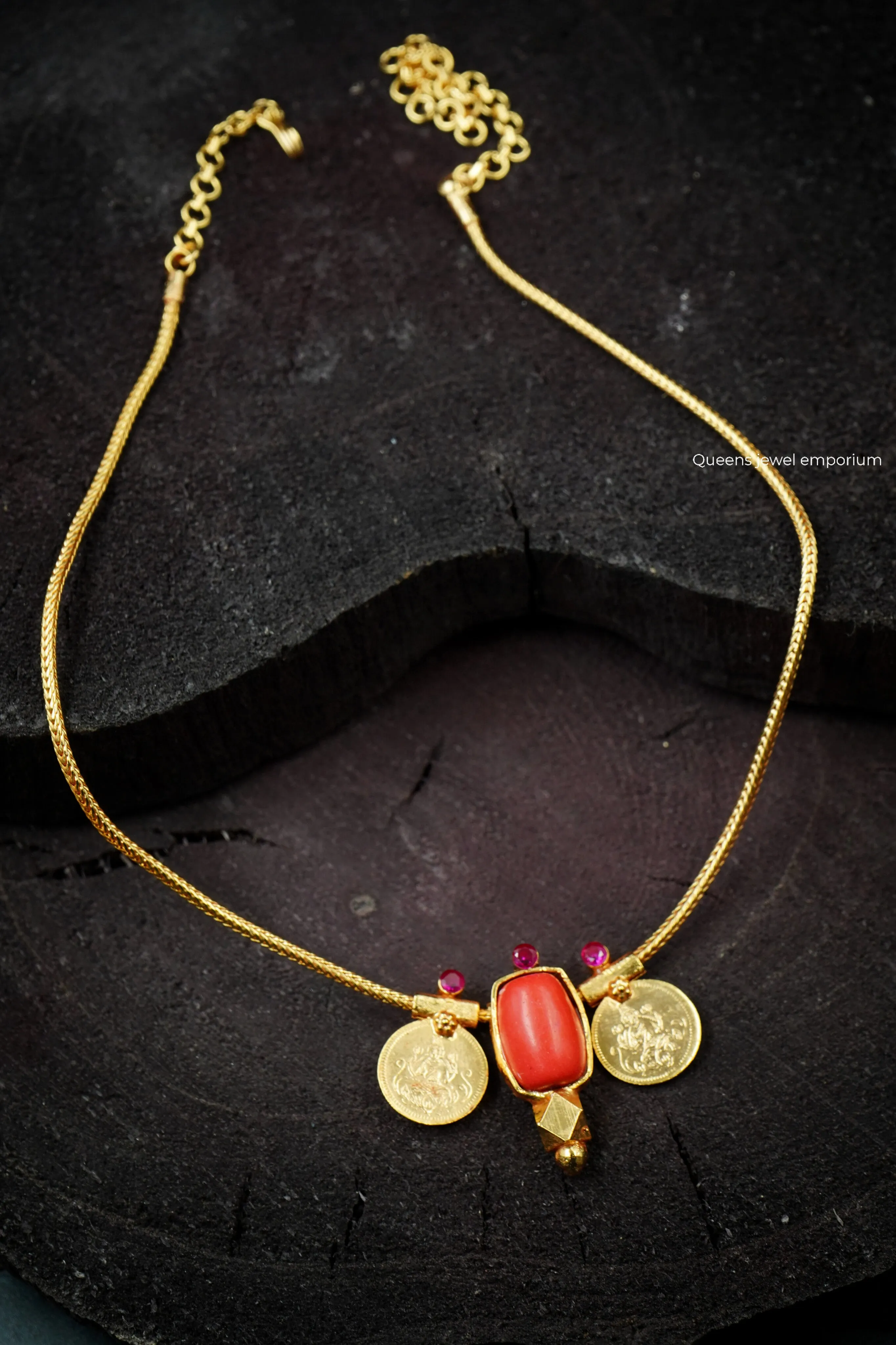 DANUJA NECKLACE