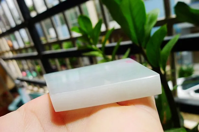 Natural Jade Rough Jadeite Raw (108g,8.2X7.2X0.76cm)