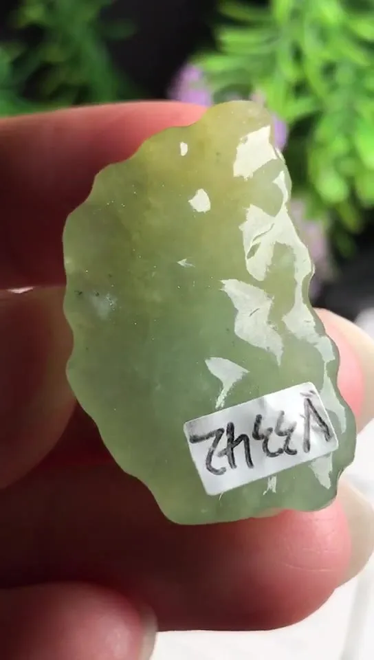 Natural Jade Rough Jadeite Raw (10g,3.0x1.8x1.0cm)-V3342