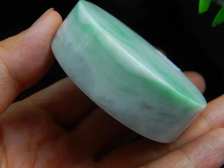 Natural Jade Rough Jadeite Raw (135g, 55X55X17mm)