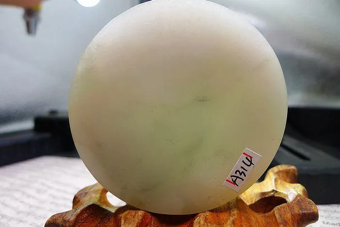 Natural Jade Rough Jadeite Raw (140g,5.6X1.75cm)