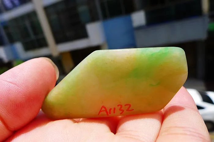 Natural Jade Rough Jadeite Raw (15g,5.4X2.5X0.6cm)