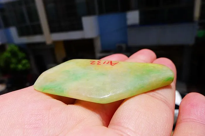 Natural Jade Rough Jadeite Raw (15g,5.4X2.5X0.6cm)