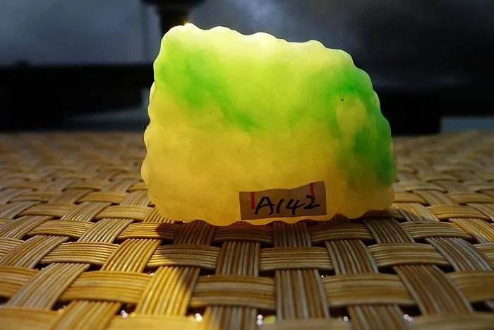 Natural Jade Rough Jadeite Raw (22g,3.7X2.7X1.05cm)