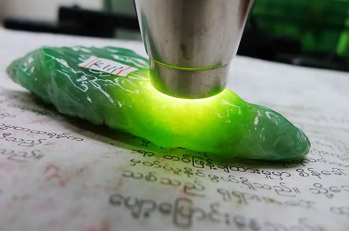 Natural Jade Rough Jadeite Raw (45g,7.3x2.8x1.38cm)