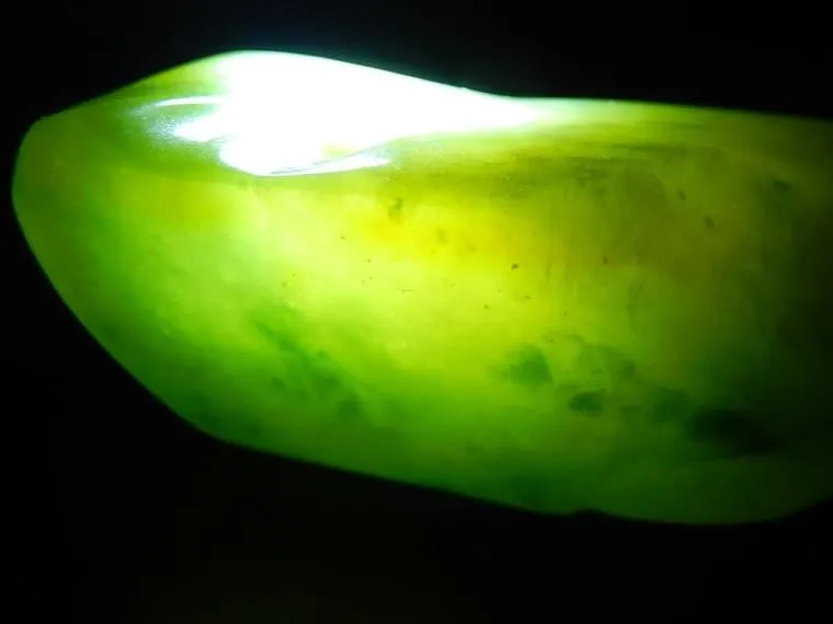 Natural Jade Rough Jadeite Raw (62g, 50X23X23mm)