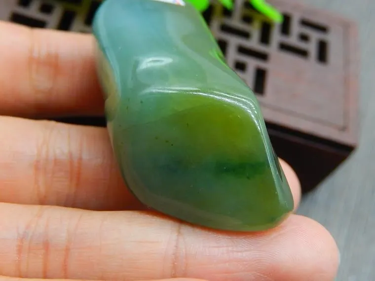 Natural Jade Rough Jadeite Raw (62g, 50X23X23mm)