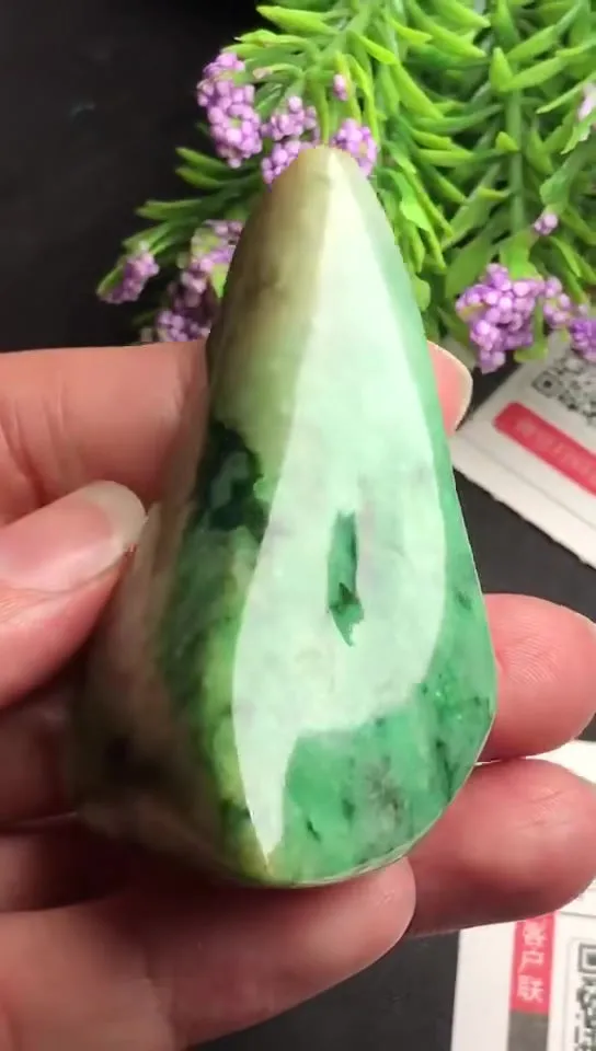 Natural Jade Rough Jadeite Raw (63g,6.2x3.6x2.2cm)-V1174