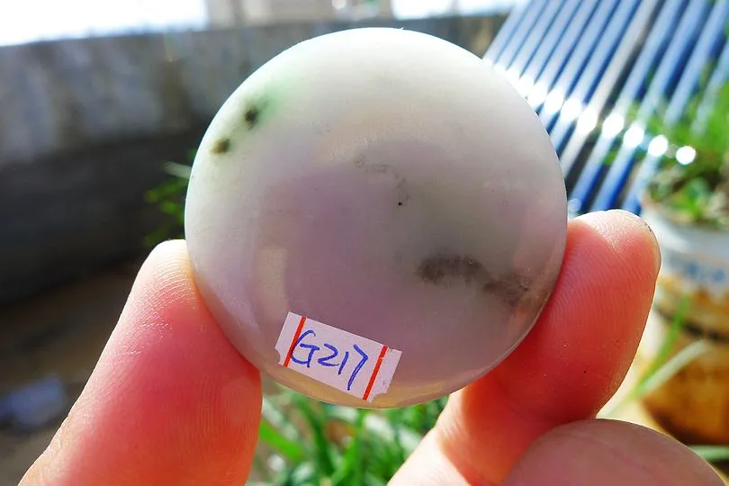 Natural Jade Rough Jadeite Raw (64g,3.9X3.9X1.6cm)