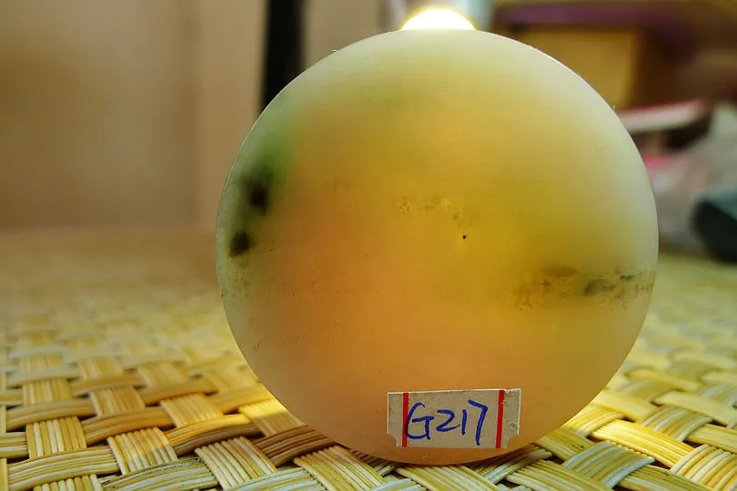 Natural Jade Rough Jadeite Raw (64g,3.9X3.9X1.6cm)