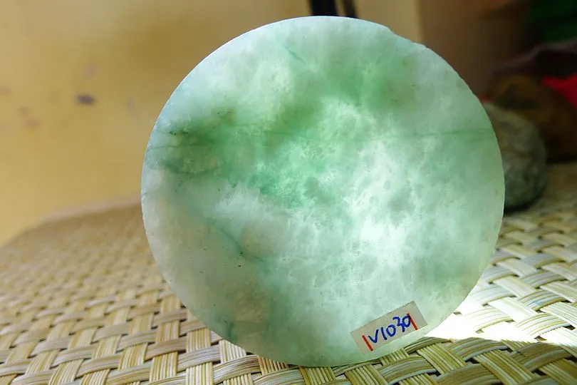 Natural Jade Rough Jadeite Raw (68g,5.8X5.8X0.8cm)