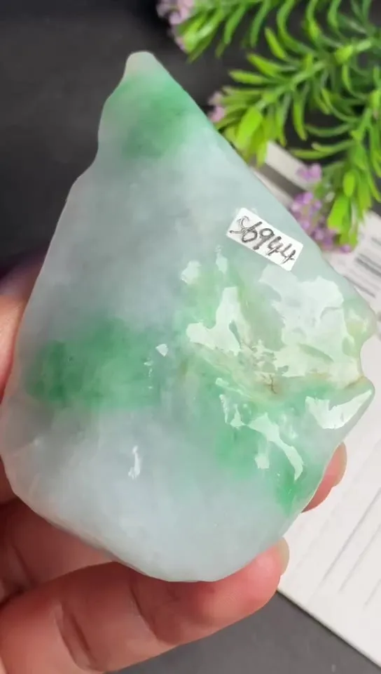 Natural Jade Rough Jadeite Raw (6.8X4.9X1.5cm)-S6944