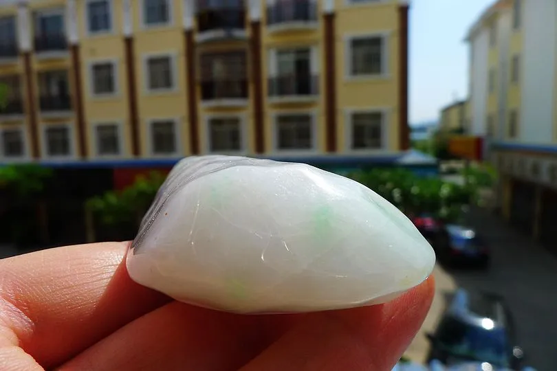 Natural Jade Rough Jadeite Raw (86g,6.3X4.1X2.4cm)