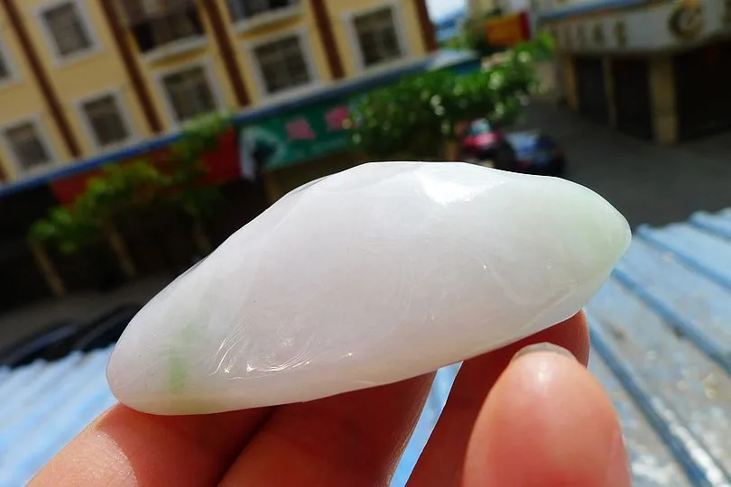 Natural Jade Rough Jadeite Raw (86g,6.3X4.1X2.4cm)