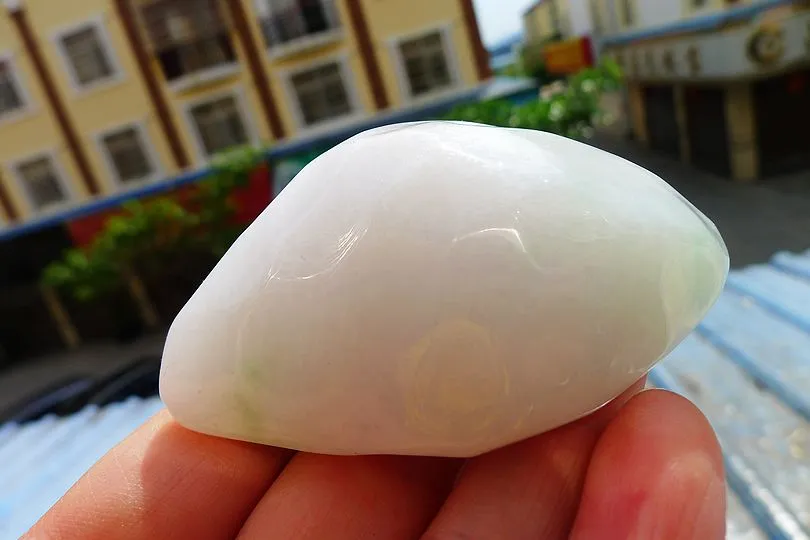 Natural Jade Rough Jadeite Raw (86g,6.3X4.1X2.4cm)