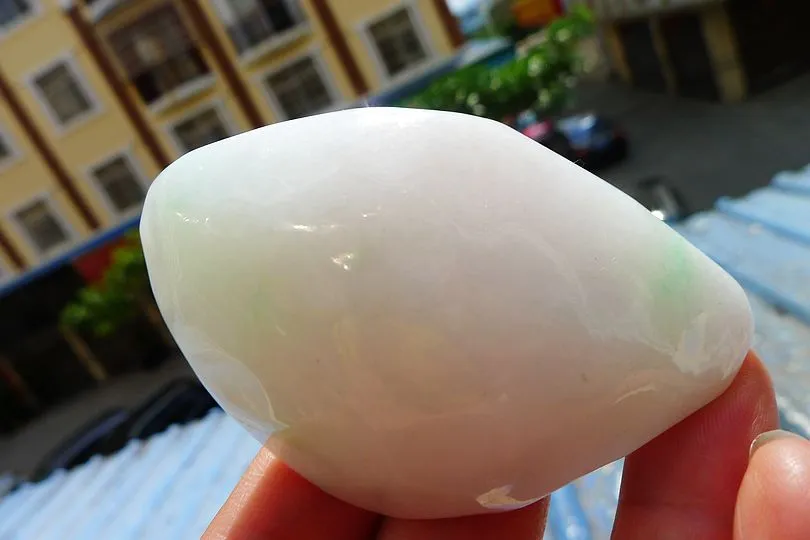 Natural Jade Rough Jadeite Raw (86g,6.3X4.1X2.4cm)