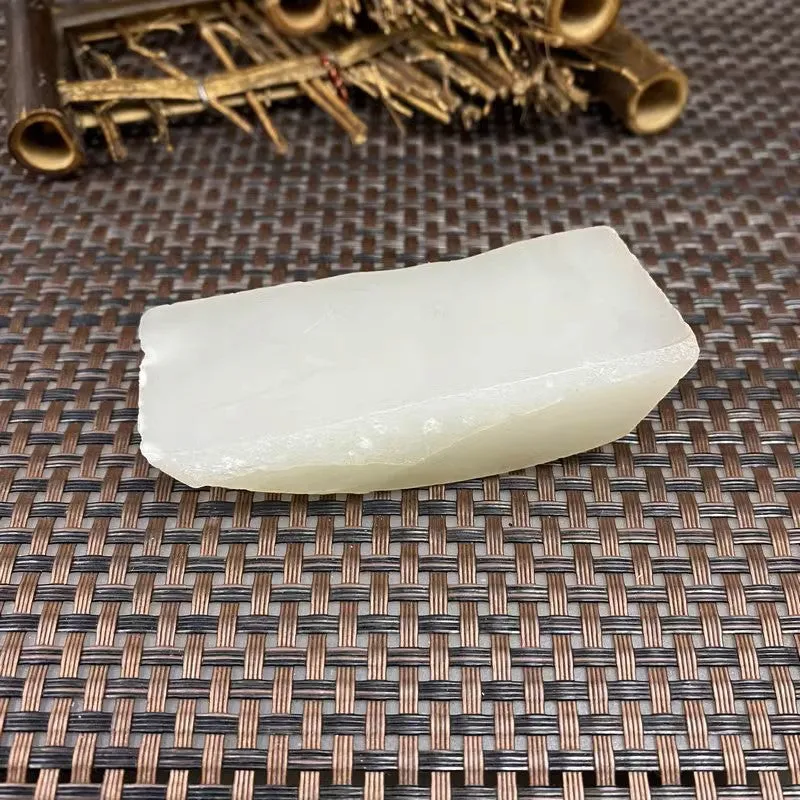 Natural Kunlun Jade Rough Nephrite Raw (83g,7.2X2.9X1.9cm)