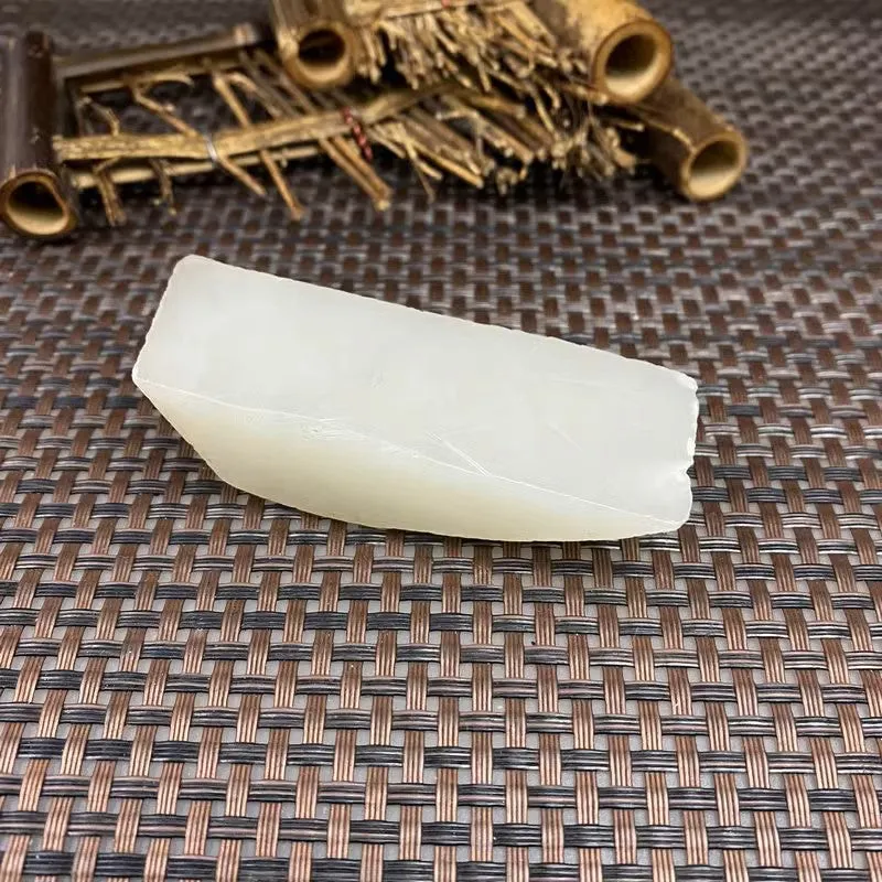 Natural Kunlun Jade Rough Nephrite Raw (83g,7.2X2.9X1.9cm)