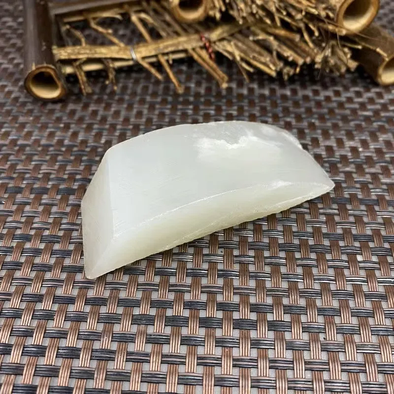 Natural Kunlun Jade Rough Nephrite Raw (83g,7.2X2.9X1.9cm)
