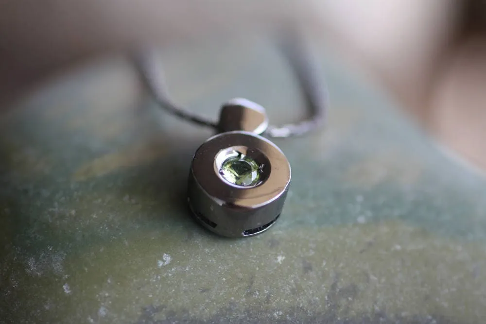 Peridot pendant for women in sterling silver black rhodium