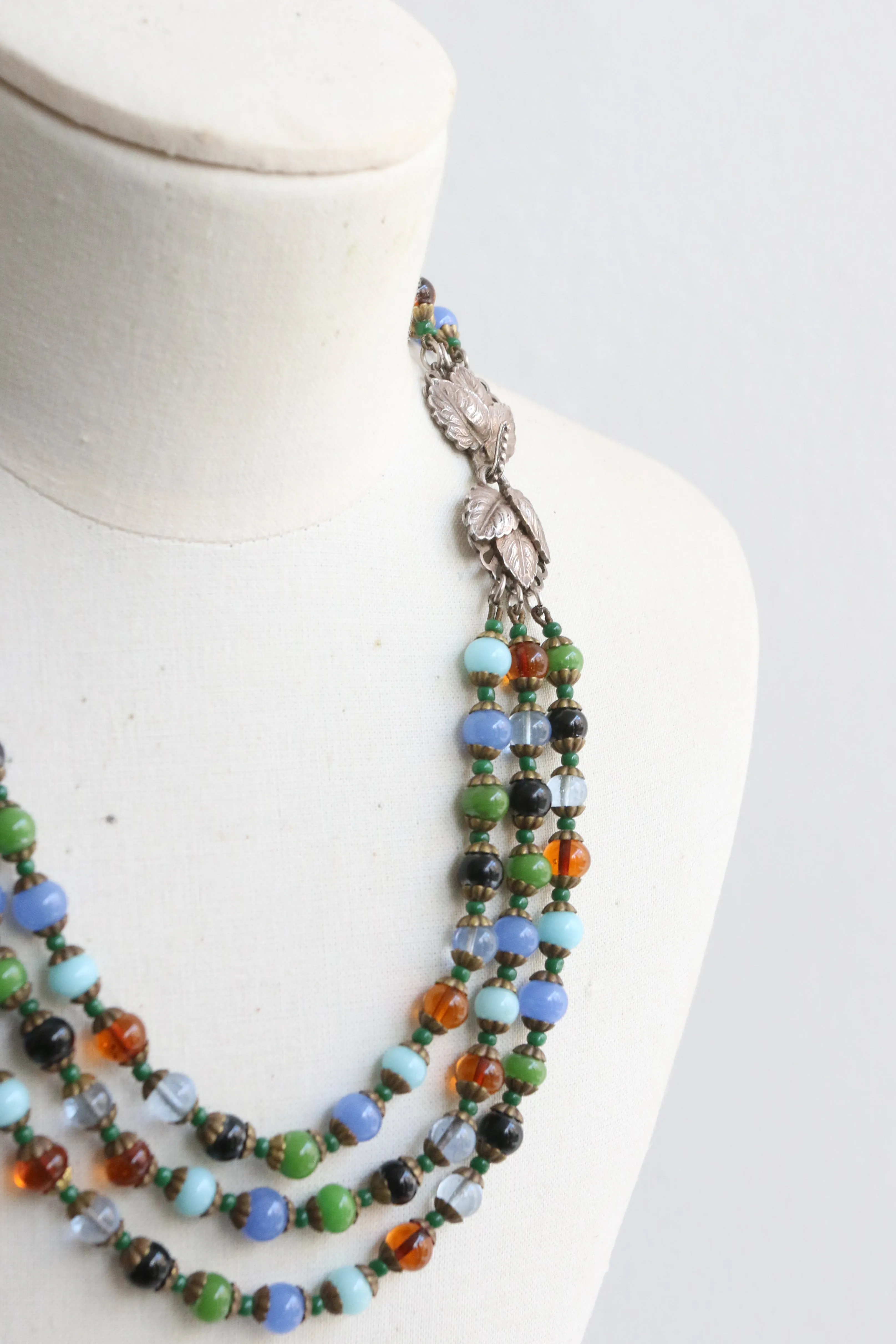"Leaf Clasp" Vintage 1940's Multi-strand Glass Beaded Necklace