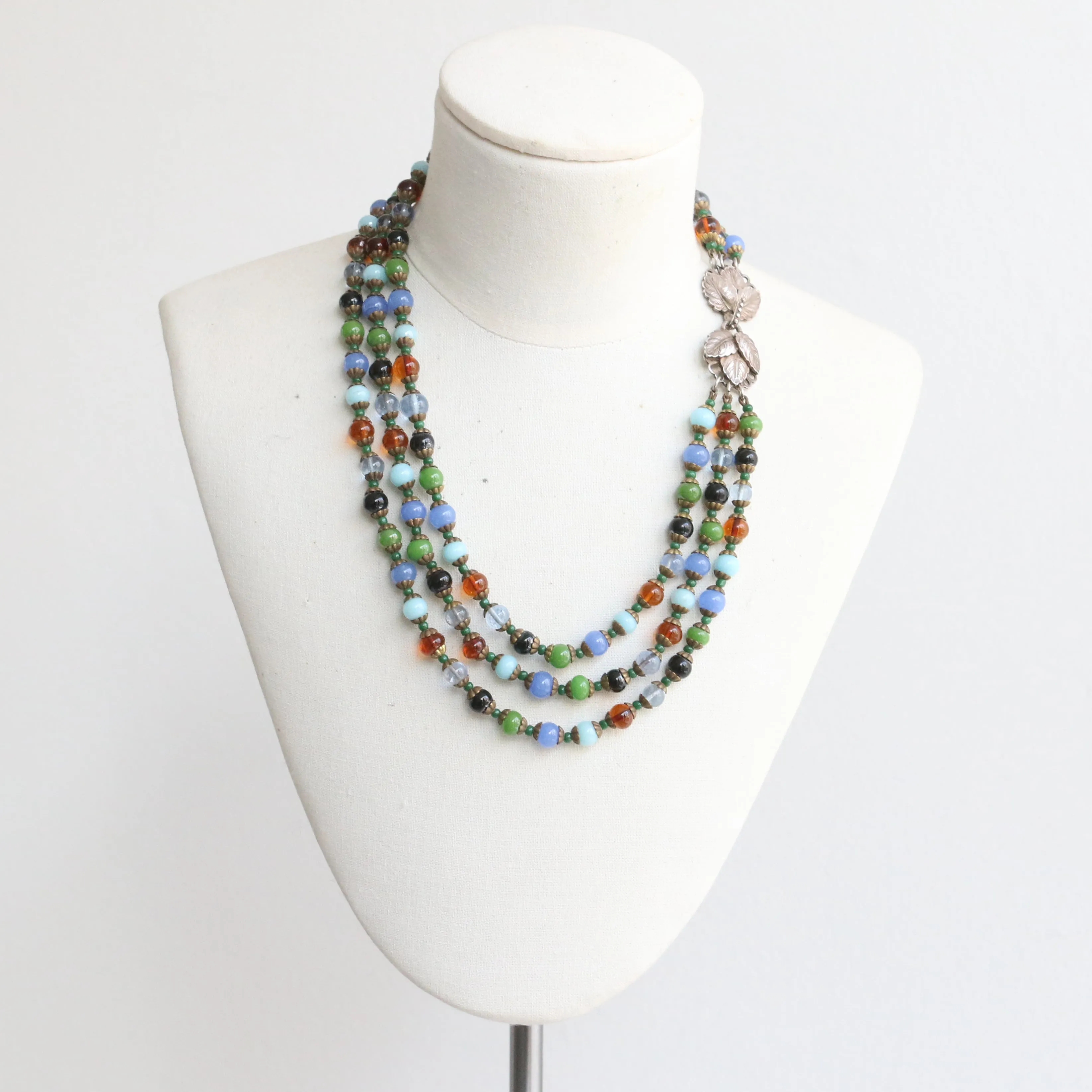 "Leaf Clasp" Vintage 1940's Multi-strand Glass Beaded Necklace