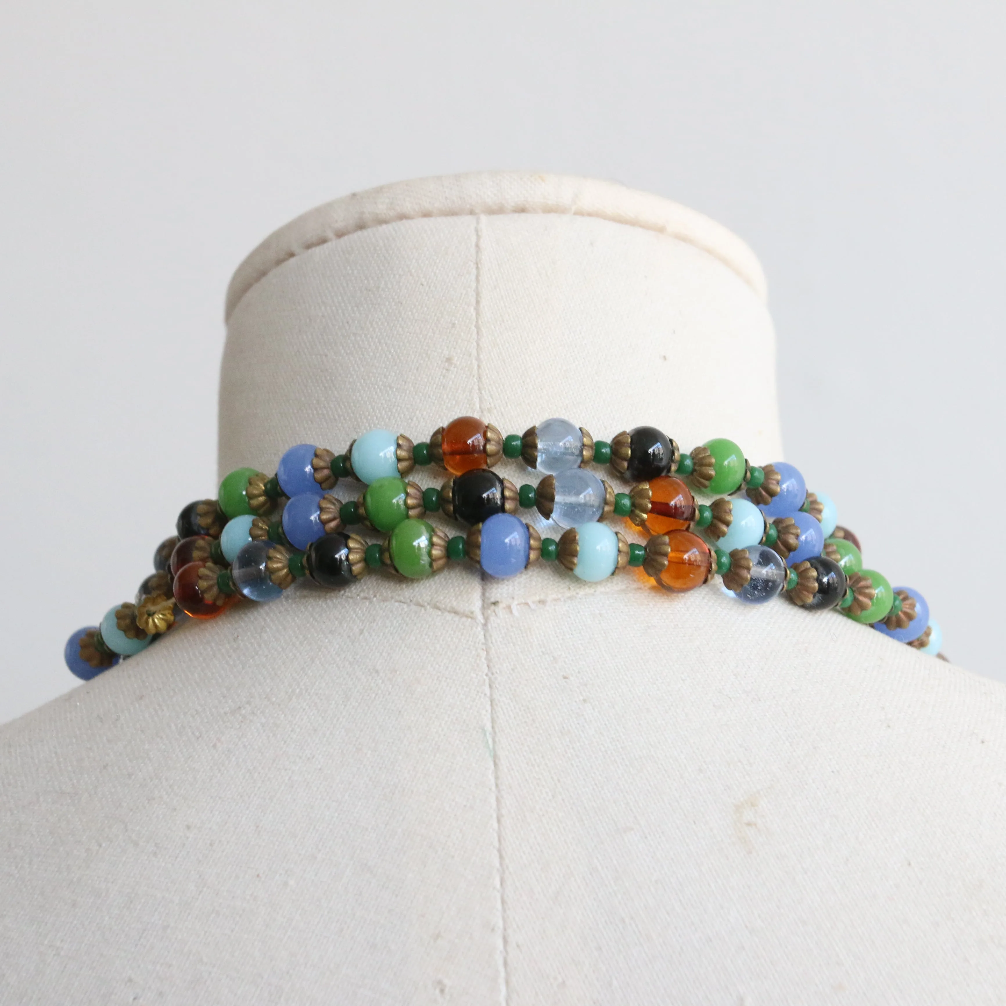 "Leaf Clasp" Vintage 1940's Multi-strand Glass Beaded Necklace